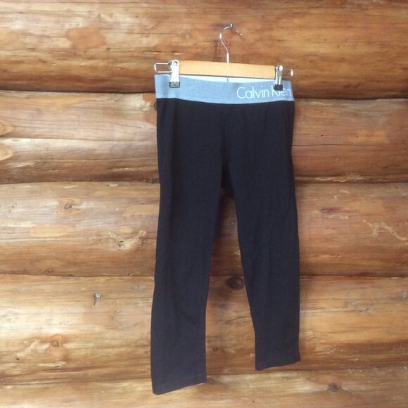 Calvin Klein Performance Black Capri Spellout Logo Activewear Pants SZ Medium - Picture 1 of 5